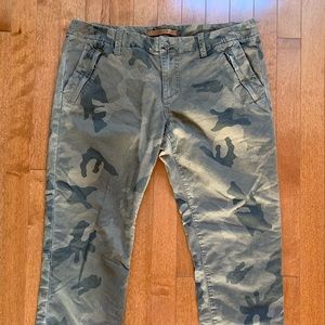Joe’s jeans trouser 28 boyfriend fit camo